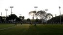 Pemain Timnas Indonesia U-23 saat latihan jelang SEA Games 2019 di Lapangan ABC, Senayan, Jakarta, Kamis (3/10). Latihan kali ini Timnas fokus dalam memperbaiki taktik dalam bertahan. (Bola.com/M Iqbal Ichsan)