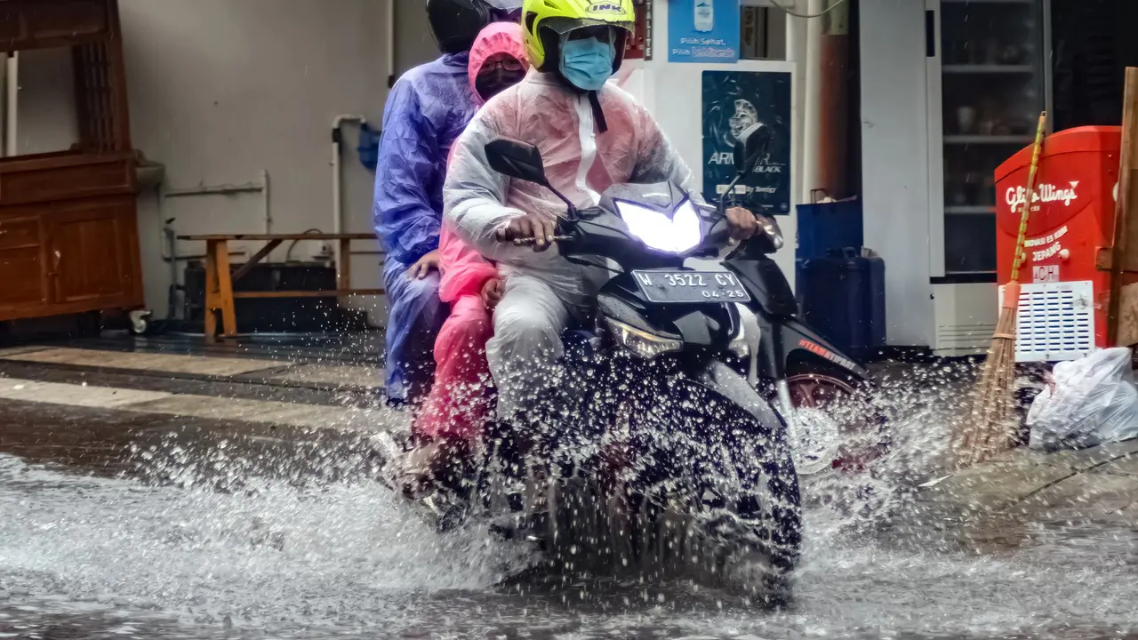 Jas Hujan Setelan