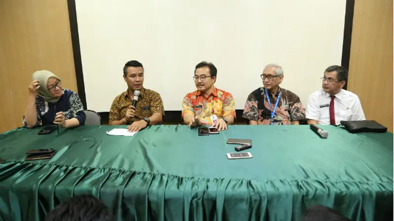 Jumpa Pers di RS dr Soetomo terkait Kondisi Wali Kota Risma