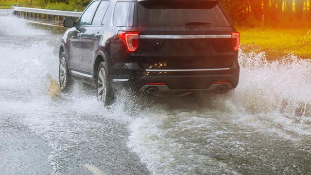 Selalu Peace of Mind Saat Musim Hujan: Tips Aman Berkendara dan Proteksi Maksimal yang Wajib Dilakukan (c) Authorphotovs/Depositphotos.com