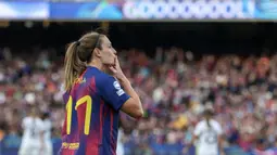 Gol tersebut menjadikan dirinya kini tercatat mengoleksi 230 gol bersama Barcelona dalam 500 penampilannya. (AFP/Lluis Gene)