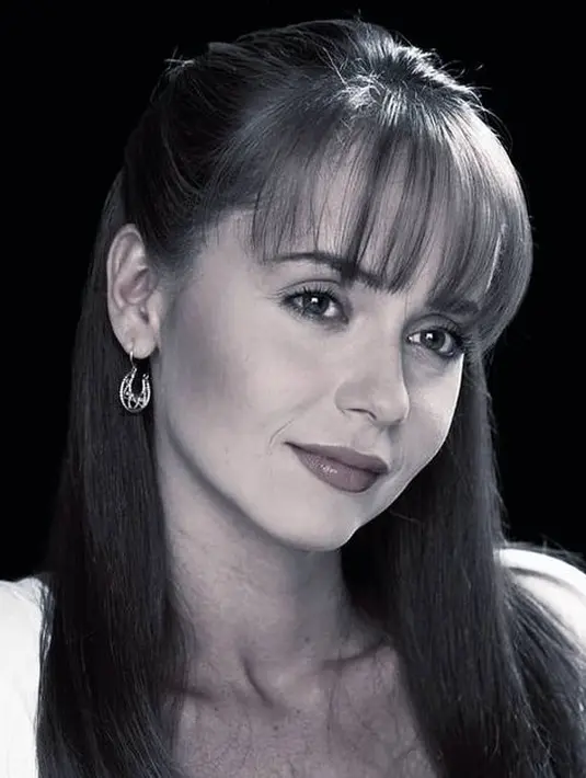 Di Cinta Paulina, Gabriela Spanic memerankan dua karakter sekaligus yaitu Paulina dan Paola. (Foto: instagram.com/gabyspanictv)