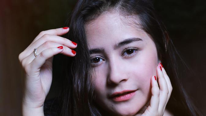 Akrab, Prilly Latuconsina Senang Nyanyi Bareng Fans 