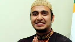 Ali Zaenal memilih mengubah penampilannya dengan selalu mengenakan pakaian muslim. Jakarta (17/6/14) (Liputan6.com/Panji Diksana)