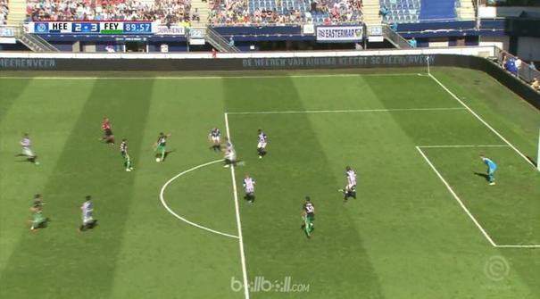 "Gol Bilal Basacikoglu di menit ke-90 membuat Feyenoord berhasil memetik kemenangan tipis dengan skor 3-2 kala bertandang ke marka...