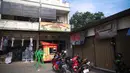 Tidak nampak garis pembatas polisi di lokasi penangkapan terduga teroris di kawasan Jatiasih, Kota Bekasi, Minggu (11/8/2014). (Liputan6.com/Faizal Fanani)
