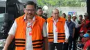 Dua tersangka Kadis PUPR Kabupaten Tulungagung nonaktif Sutrisno dan pemegang saham Blackgold Natural Resources Limited, Johannes Budisutrisno Kotjo tiba di gedung KPK, Jakarta, (6/9). (Merdeka.com/Dwi Narwoko)
