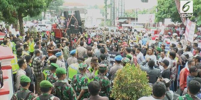 VIDEO: Didemo, Anggota Dewan Tantang Massa Berkelahi