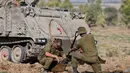 Serangan yang terus dilakukan Israel terus memakan korban dari warga Palestina (REUTERS/Ronen Zvulun)