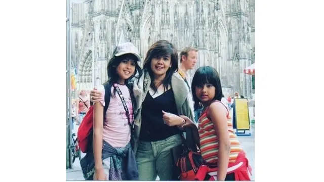 6 Foto Masa Kecil Maudy Ayunda, Imut dan Menggemaskan