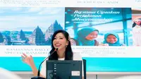 Direktur Utama InJourney Maya Watono menyampaikan libur lebaran 2025 menjadi momentum peningkatan jumlah wisatawan, dalam konferensi pers di Kantor Kementerian BUMN, Jakarta, Kamis (6/3/2025). (Arief/Liputan6.com)