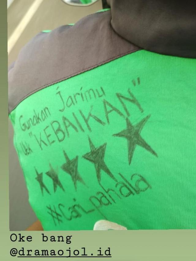 Hibur Sampai Bikin Salut Penumpang, Ini Tulisan Kocak Jaket Driver Ojol