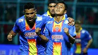 Singo Edan Gebuk Macan Putih Lima Gol Tanpa Balas