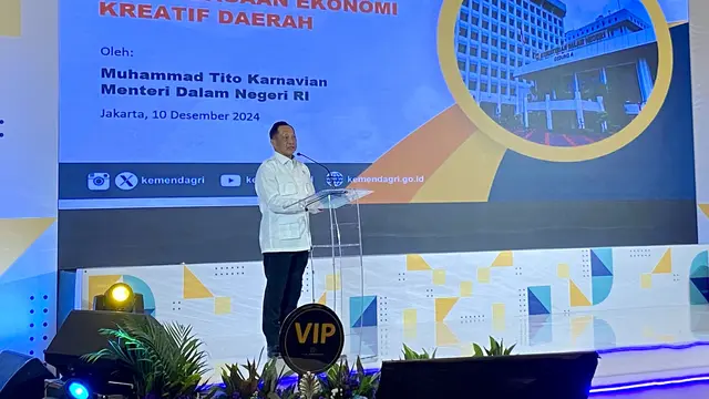 Menteri Dalam Negeri atau Mendagri Tito Karnavian hadir dalam Rapat Koordinasi Kelembagaan Ekonomi Kreatif Daerah di Hotel Borobudur Jakarta, Jakarta Pusat, Selasa (10/12/2024).