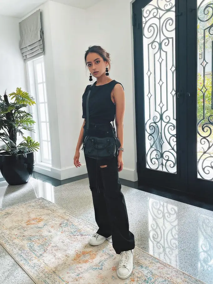 Amanda Khairunnisa, adik Maudy Ayunda