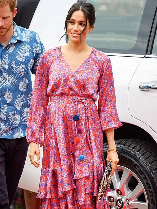 Harga busana hamil Meghan Markle