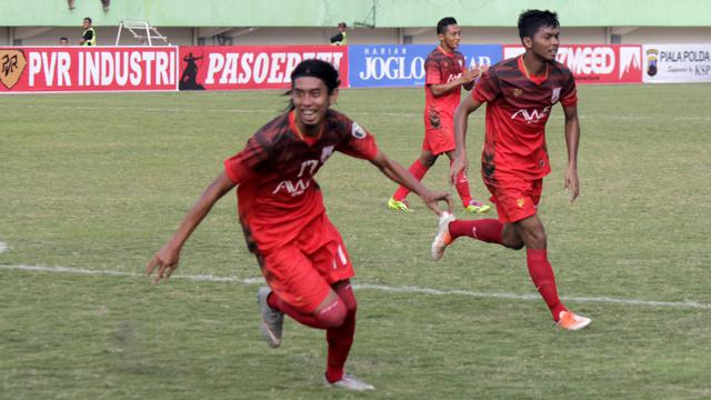 Persis Solo