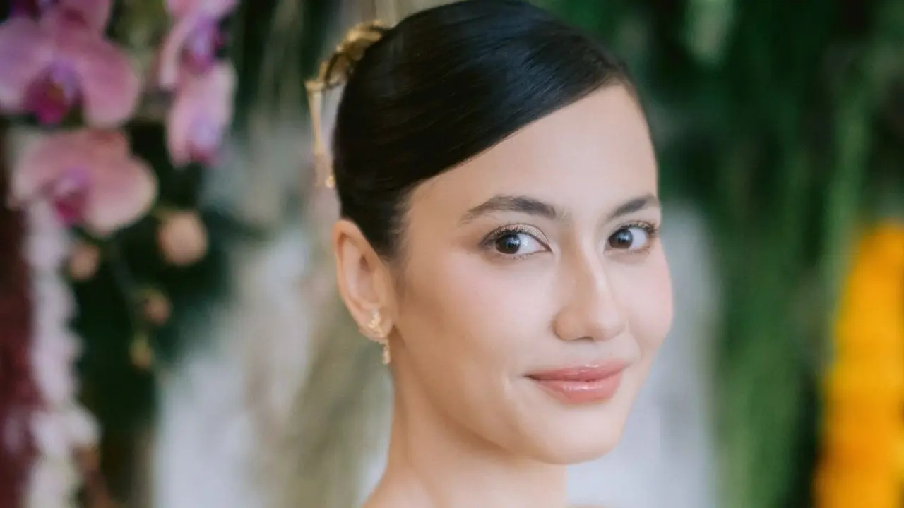 Potret Tampilan Pevita Pearce dalam Balutan Kebaya saat Lamaran yang Baru Terungkap
