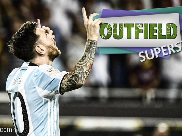 Outfield Superstar Lionel Messi Sang Pembeda Dunia Bola Com