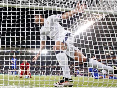 Graziano Pelle merayakan golnya ke gawang Israel pada Kualifikasi Piala Dunia 2018 di Stadion Sammy Ofer, Haifa, Israel, Selasa (6/9/2016) dini hari WIB. (AFP/Jack Guez)