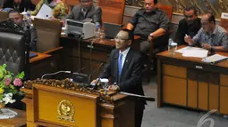 Jero Wacik menolak tentang issu yang berkembang yang mengatakan BBM langka, Jakarta, Selasa (26/8/2014) (Liputan6.com/Johan Tallo)