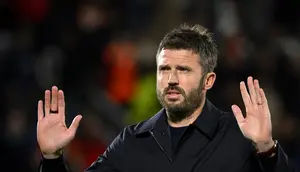 Manchester United Dibantai Como 1-4, Begini Respons Michael Carrick
