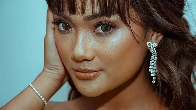 6 Potret Terbaru Marion Jola dengan Kulit Tan, Makin Cantik dan Eksotis