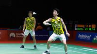 Kevin Sanjaya Sukamuljo/Marcus Fernaldi Gideon saat berlaga pada babak pertama Indonesia Open 2021 di Bali International Convention Centre & Westin Resort, Nusa Dua, Selasa (23/11/2021). (foto: Humas PP PBSI)