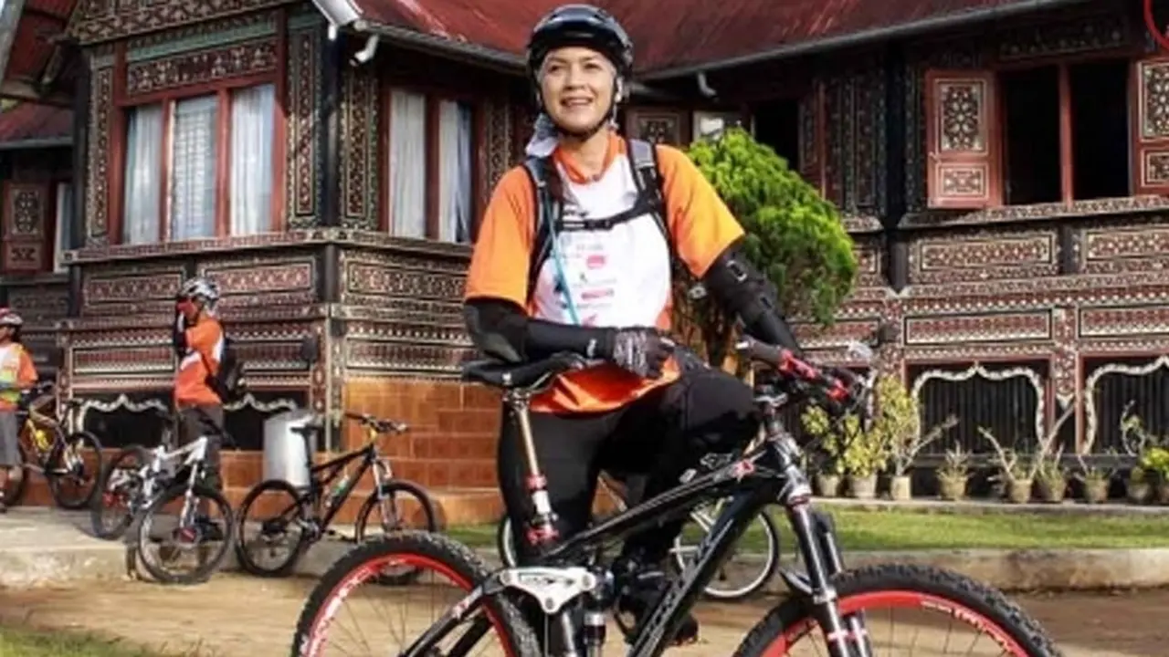 Ira Wibowo