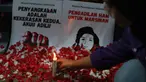 Aliansi Perempuan Indonesia (API) saat menggelar aksi unjuk rasa memperingati 28 tahun Reformasi di depan kantor Komisi Nasional (Komnas) Hak Asasi Manusia (HAM), Jakarta, Selasa (19/5/2026). (Kapanlagi.com/Budy Santoso)