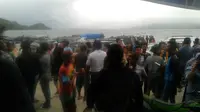 Proses Evakuasi Penumpang Kapal Tenggelam di Danau Toba. (Liputan6.com/Reza Efendi)