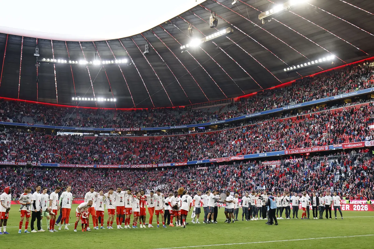 Foto: Momen Suka Cita Vincent Company dan Tim setelah Bayern Munchen Kunci Gelar Juara Bundesliga