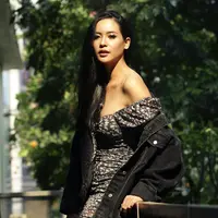 Eksklusif Elvira Devinamira (Foto: Bambang E. Ros, Stylist: @revashion, Digital Imaging: Nurman Abdul Hakim/Fimela.com)