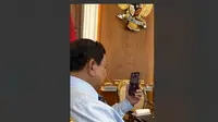 Presiden Prabowo Subianto menghubungi Timnas Indonesia melalui saluran video call, pada Rabu (8/10/2025) jelang laga melawan Timnas Arab Saudi. (Biro Pers)