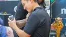 Kemenangan di babak final IBL 2022 tak membuat Baim Wong lupa diri. Ia menyelamati dan menyemangati klub basket Pelita Jaya harus mengakui kesaktian Satria Muda semalam. “Terima kasih untuk Pelita Jaya, Tim yang hebat! Saya yakin tahun depan, mereka akan lebih kuat lg. Terima Kasih Satria Muda Para pemain SM yg luarbiasa, para direksi tertinggi, staff Management, dan tentu para supporter SM,” cuitnya. (Foto: Dok. Instagram @baimwong)