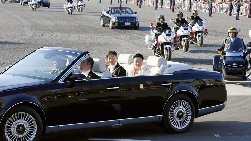 Ribuan Warga Tokyo Saksikan Parade Kaisar Naruhito dan Permaisuri Masako