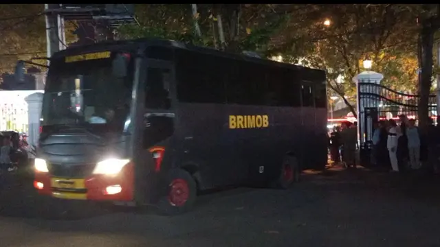Polisi Mulai Berdatangan ke Kantor Bupati Pati