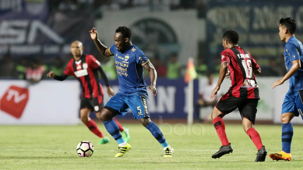 Persib Bandung, Liga 1 2017, Bola.com, Persipura Jayapura, Michael Essien