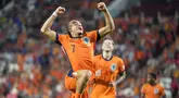 Gelandang Belanda Xavi Simons merayakan gol kelima timnya yang dicetak ke gawang  Bosnia-Herzegovina pada matchday pertama Grup 3 UEFA Nations League 2024/2025 di Stadion Phillips, Minggu (8/9/2024). (AP Photo/Peter Dejong)