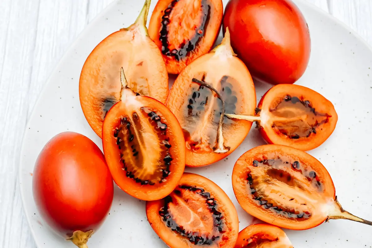 Terong Belanda//copyright pexels/Studio Naae
