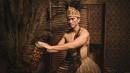 Bahkan, dalam salah satu fotonya, Kaesang Pangarep juga totalitas saat memainkan alat musik tradisional dari Papua ini. Penampilan Kaesang Pangarep saat jalani pemotretan prewedding bersama sang kekasih ini pun banjir pujian. (Liputan6.com/IG/@riomotret)