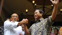 Prabowo Subianto capres dari Partai Gerindra bertemu dengan Aburizal Bakrie capres dari Partai Golkar (ANTARA FOTO/Wahyu Putro A)