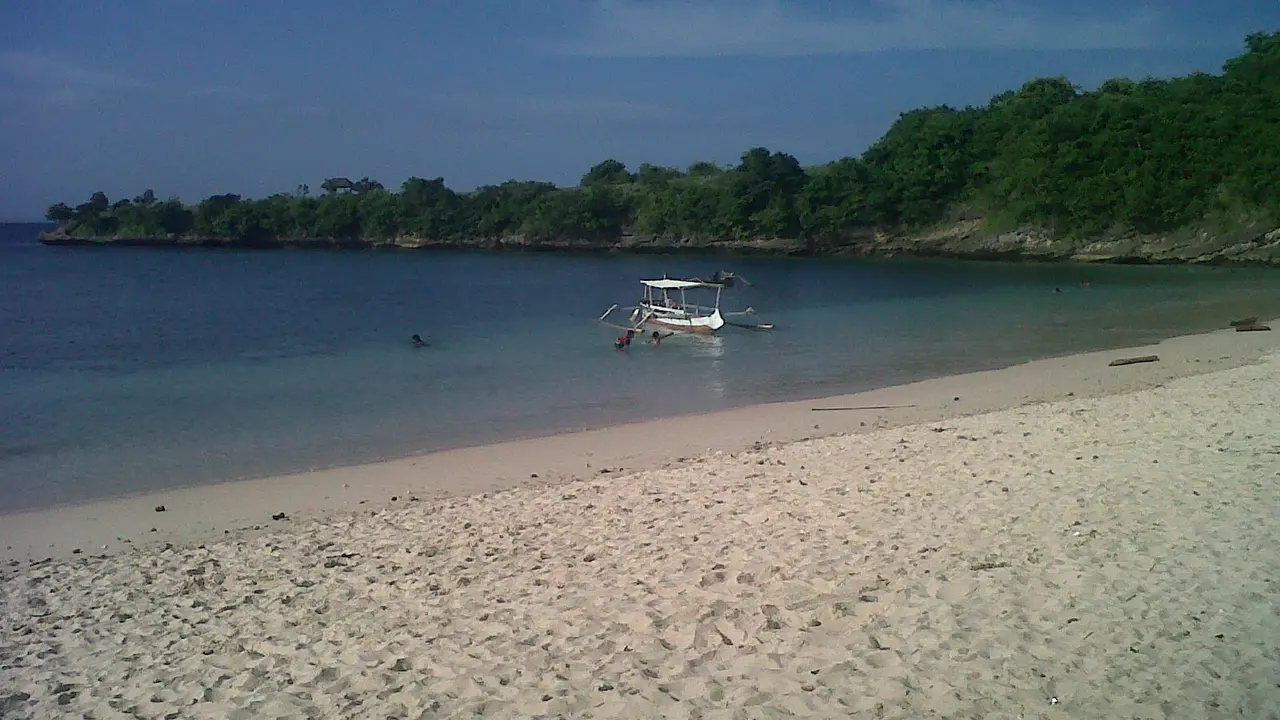 Pantai Pink. Lombok Timur, NTB 