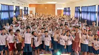 Menggelar workshop di banyak sekolah jadi salah satu cara Komunitas Sudah Dong beri pengetahuan tentang bahaya perundungan. (dok. Instagram @sudahdong/https://www.instagram.com/p/BzuCgV9A2TY/)