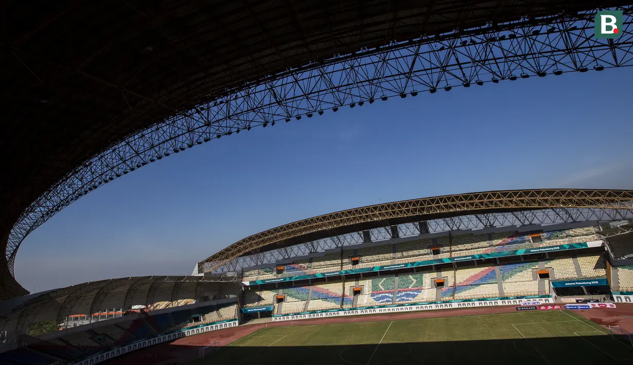 Suasana dari Stadion Wibawa Mukti di Cikarang, Jawa Barat, Senin (10/9/2018). Stadion dengan kapasitas 28.778 ini mulai digunakan sejak tahun 2014 lalu. (Bola.com/Vitalis Trisna)