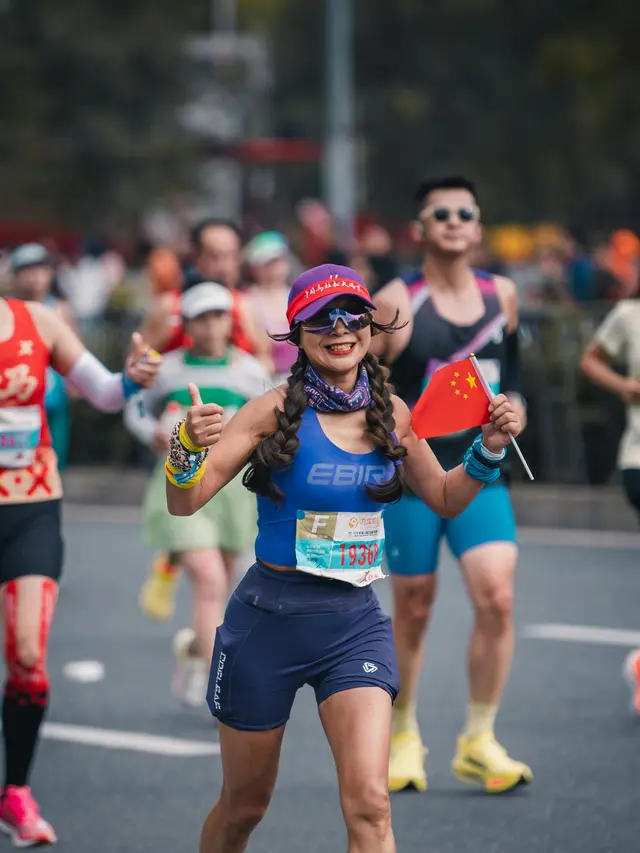 Ilustrasi maraton sebagai tren wellness tourism, ketika wisatawan menjadikan ajang olahraga di berbagai kota sebagai tujuan perjalanan.