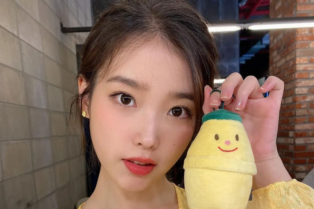 IU. (Instagram/ dlwlrma)