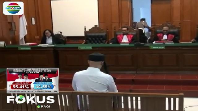 Hal yang memberatkan, menurut jaksa, Ahmad Dhani mengaku tidak bersalah dengan kasus ini. Sidang ini dihadiri istri kedua Ahmad Dhani, Mulan Jameela.