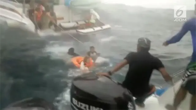 VIDEO: Dramatis, Penyelamatan 14 Turis Spanyol dari Terjangan Ombak