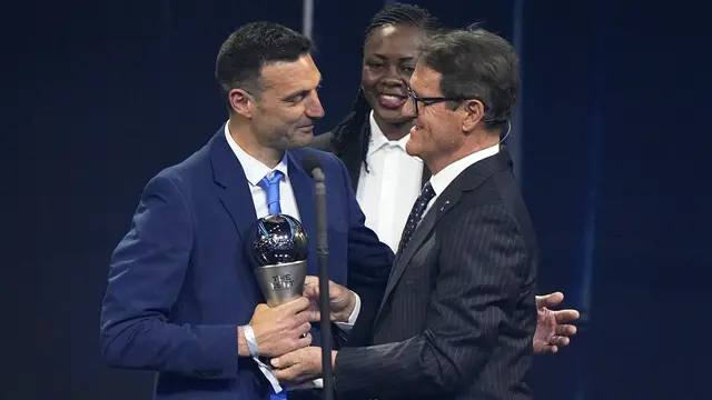 Lionel Scaloni Pelatih Terbaik FIFA 2022